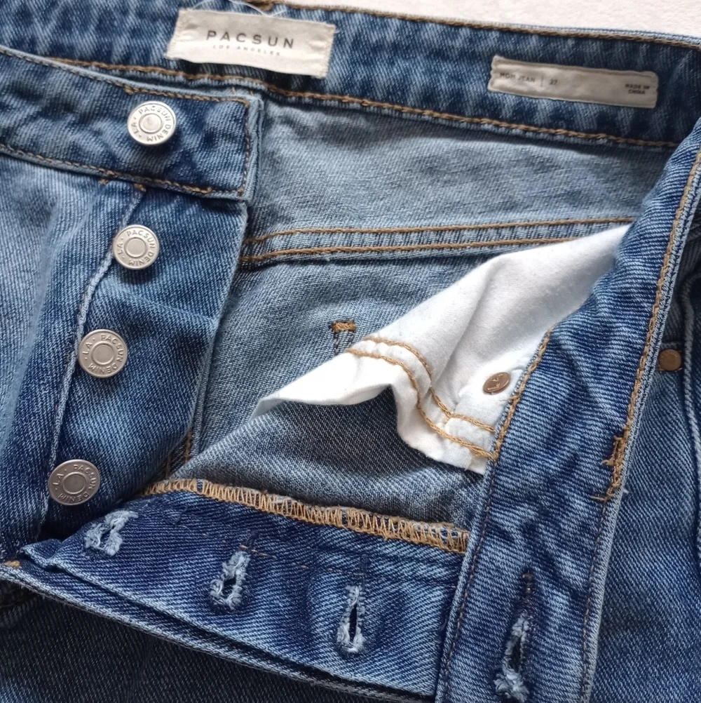 Pacsun▪️Floral Distressed Light Wash Mom Jean Straight Leg Button Fly